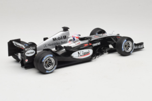 McLaren MP4/19 Mercedes K. Raikkonen F1 2004 Minichamps 1:18 530041806 Metal — billede 2 af 7