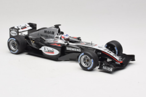 McLaren MP4/19 Mercedes K. Raikkonen F1 2004 Minichamps 1:18 530041806 Metal — billede 4 af 7