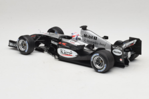 McLaren MP4/19 Mercedes K. Raikkonen F1 2004 Minichamps 1:18 530041806 Metal — billede 5 af 7