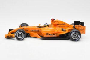 McLaren Mercedes MP4-20 P. de la Rosa F1 Test Car 2005 Minichamps 1:18 B66962343 Metal — billede 3 af 6