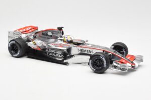 McLaren Mercedes MP4-21 #4 J.P. Montoya F1 2006 Minichamps 1:18 530061804 Metal — billede 4 af 6