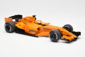 McLaren MP4-21 Mercedes #4 J.P. Montoya Interim Livery 2006 Minichamps 1:18 530061874 Metal — billede 4 af 6