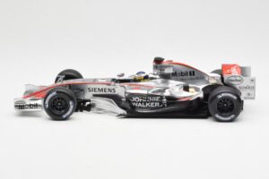 McLaren Mercedes MP4-21 P. de la Rosa F1 Showcar 2006 Minichamps 1:18 B66962346 Metal — billede 3 af 6