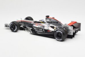 McLaren Mercedes MP4-21 P. de la Rosa F1 Showcar 2006 Minichamps 1:18 B66962346 Metal — billede 5 af 6