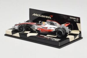McLaren Mercedes MP4-23 #22 L. Hamilton Race Car 2008 Minichamps 1:43 530084322 Metal — billede 3 af 5