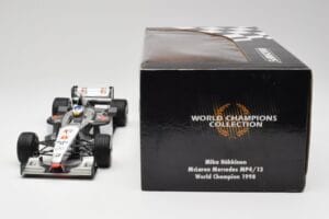 McLaren MP4/13 #8 M. Hakkinen F1 World Champion 1998 Minichamps 1:18 18690008 Metal — billede 7 af 7