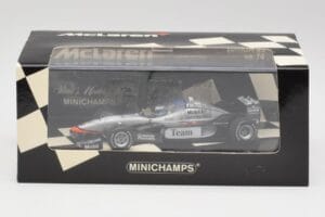 McLaren MP4/98T 2-Seater M. Hakkinen / E. Hakkinen F1 2000 Minichamps 1:43 530984378 Metal — billede 4 af 4