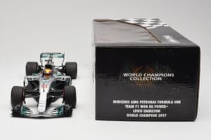 Mercedes AMG W08 EQ Power+ Petronas #44 L. Hamilton F1 World Champion 2017 Minichamps 1:18 186170044 Resin — billede 6 af 7