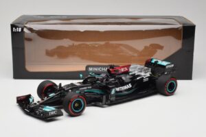 Mercedes AMG W12 Petronas #44 L. Hamilton Spanish GP 100th Pole 2021 Minichamps 1:18 110210444 Resin — billede 7 af 7