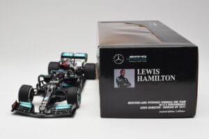 Mercedes AMG W12 #44 L. Hamilton Bahrain GP 2021 Minichamps 1:18 110210144 Metal — billede 7 af 7
