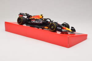 Red Bull Racing RB18 #1 M. Verstappen Oracle Winner Dutch GP 2022 Minichamps 1:18 113223501 Metal — billede 4 af 7