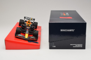 Red Bull Racing RB18 #1 M. Verstappen Oracle Winner Dutch GP 2022 Minichamps 1:18 113223501 Metal — billede 6 af 7