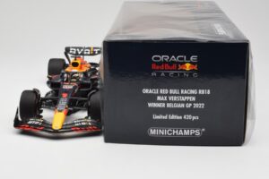 Oracle Red Bull Racing RB18 #1 M. Verstappen Winner Belgian GP 2022 Minichamps 1:18 110221401 Metal — billede 6 af 7