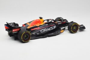Oracle Red Bull Racing RB18 #1 M. Verstappen Winner Italian GP 2022 Minichamps 1:18 110221601 Metal — billede 2 af 7