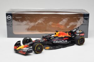 Oracle Red Bull Racing RB18 #1 M. Verstappen Winner Italian GP 2022 Minichamps 1:18 110221601 Metal — billede 7 af 7