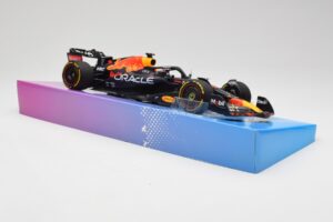 Red Bull Racing RB18 #1 M. Verstappen Winner Miami GP 2022 Minichamps 1:18 113220501 Metal — billede 4 af 7