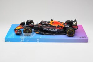 Red Bull Racing RB18 #1 M. Verstappen Winner Miami GP 2022 Minichamps 1:18 113220501 Metal