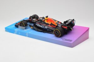 Red Bull Racing RB18 #1 M. Verstappen Winner Miami GP 2022 Minichamps 1:18 113220501 Metal — billede 5 af 7