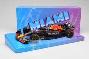 Red Bull Racing RB18 #1 M. Verstappen Winner Miami GP 2022 Minichamps 1:18 113220501 Metal — billede 7 af 7