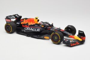 Oracle Red Bull Racing RB18 #11 S. Perez Saudi Arabian GP 2022 Minichamps 1:18 110220011 Metal — billede 4 af 7
