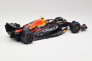 Oracle Red Bull Racing RB18 #11 S. Perez Monaco GP Winner Rain Tyre Version 2022 Minichamps 1:18 110222711 Metal — billede 2 af 7