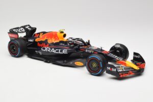 Oracle Red Bull Racing RB18 #11 S. Perez Monaco GP Winner Rain Tyre Version 2022 Minichamps 1:18 110222711 Metal — billede 4 af 7