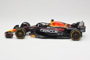 Oracle Red Bull Racing RB19 #1 M. Verstappen Winner Abu Dhabi GP 2023 Minichamps 1:18 110232301 Metal — billede 3 af 7