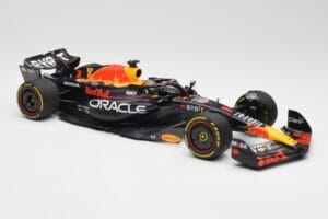 Oracle Red Bull Racing RB19 #1 M. Verstappen Winner Abu Dhabi GP 2023 Minichamps 1:18 110232301 Metal — billede 4 af 7
