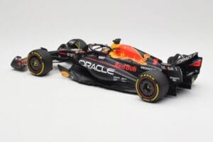 Oracle Red Bull Racing RB19 #1 M. Verstappen Winner Abu Dhabi GP 2023 Minichamps 1:18 110232301 Metal — billede 5 af 7