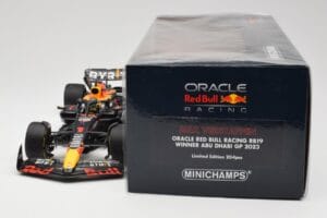 Oracle Red Bull Racing RB19 #1 M. Verstappen Winner Abu Dhabi GP 2023 Minichamps 1:18 110232301 Metal — billede 6 af 7