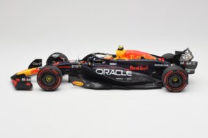 Red Bull Racing RB20 #11 S. Perez Bahrain GP 2024 Minichamps 1:18 110240111 Metal — billede 3 af 7