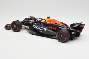 Red Bull Racing RB20 #11 S. Perez Bahrain GP 2024 Minichamps 1:18 110240111 Metal — billede 5 af 7