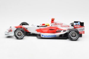 Panasonic Toyota Racing TF106 #8 R. Schumacher F1 2006 Minichamps 1:18 100060007 Metal — billede 3 af 6