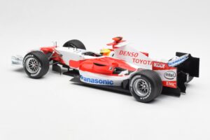 Panasonic Toyota Racing TF106 #8 R. Schumacher F1 2006 Minichamps 1:18 100060007 Metal — billede 5 af 6