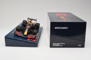Red Bull Racing Honda RB16B #33 M. Verstappen Emilia Romagna GP 2021 Case Edition Minichamps 1:18 113210133 Resin — billede 6 af 7