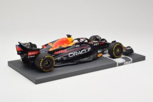 Oracle Red Bull Racing RB18 #33 M. Verstappen Belgian GP 2022 Minichamps 1:18 113221401 Resin — billede 3 af 7