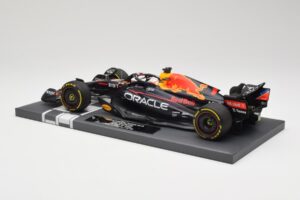Oracle Red Bull Racing RB18 #33 M. Verstappen Belgian GP 2022 Minichamps 1:18 113221401 Resin — billede 5 af 7