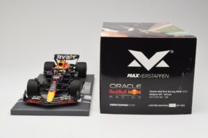 Oracle Red Bull Racing RB18 #33 M. Verstappen Belgian GP 2022 Minichamps 1:18 113221401 Resin — billede 6 af 7
