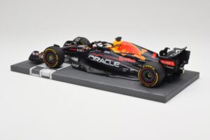 Oracle Red Bull Racing RB18 #33 M. Verstappen Mexican GP 2022 Minichamps 1:18 113222001 Resin — billede 5 af 7