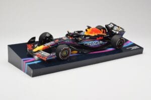Oracle Red Bull Racing RB19 #33 M. Verstappen Miami GP 2023 Case Edition Minichamps 1:18 113233501 Resin — billede 2 af 7