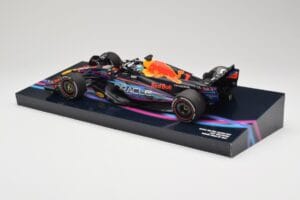 Oracle Red Bull Racing RB19 #33 M. Verstappen Miami GP 2023 Case Edition Minichamps 1:18 113233501 Resin — billede 5 af 7