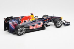 Red Bull Racing Renault RB5 #5 S. Vettel Showcar 2010 Minichamps 1:18 153100175 Metal — billede 2 af 6