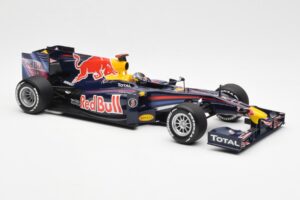 Red Bull Racing Renault RB5 #5 S. Vettel Showcar 2010 Minichamps 1:18 153100175 Metal — billede 4 af 6