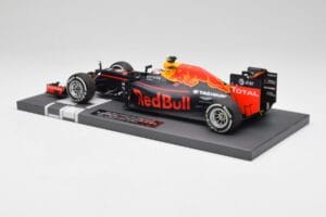 Red Bull RB12 #33 M. Verstappen Spain GP Winner 2016 Minichamps 1:18 117160333 Metal — billede 5 af 7