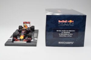Red Bull RB12 #33 M. Verstappen Spain GP Winner 2016 Minichamps 1:18 117160333 Metal — billede 7 af 7