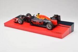 Red Bull RB12 #33 M. Verstappen Spain GP Winner 2016 Minichamps 1:18 147160533 Metal — billede 5 af 6