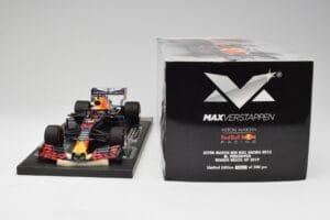 Red Bull RB15 #33 M. Verstappen Brazil GP Winner 2019 Minichamps 1:18 113191933 Metal — billede 7 af 7