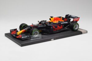 Red Bull RB16B #33 M. Verstappen Emilia Romagna GP Winner 2021 Minichamps 1:18 113210233T Metal — billede 2 af 6