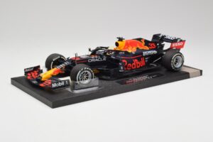 Red Bull RB16B #33 M. Verstappen Styrian & Austrian GP Winner 2021 Minichamps 1:18 113210933 Metal — billede 2 af 6