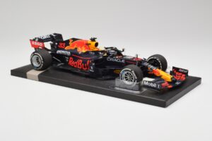 Red Bull RB16B #33 M. Verstappen Styrian & Austrian GP Winner 2021 Minichamps 1:18 113210933 Metal — billede 4 af 6